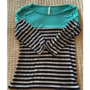 Cute boutique top size large - GUC